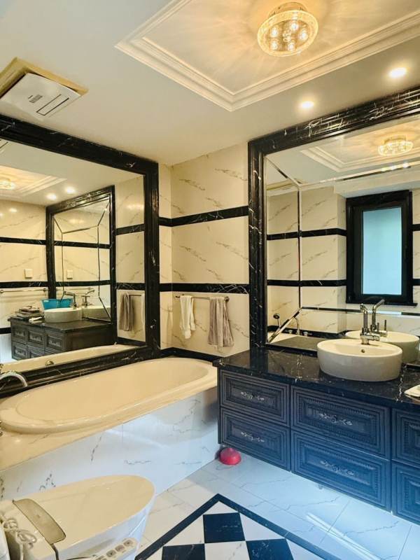 Housing image — Bathroom