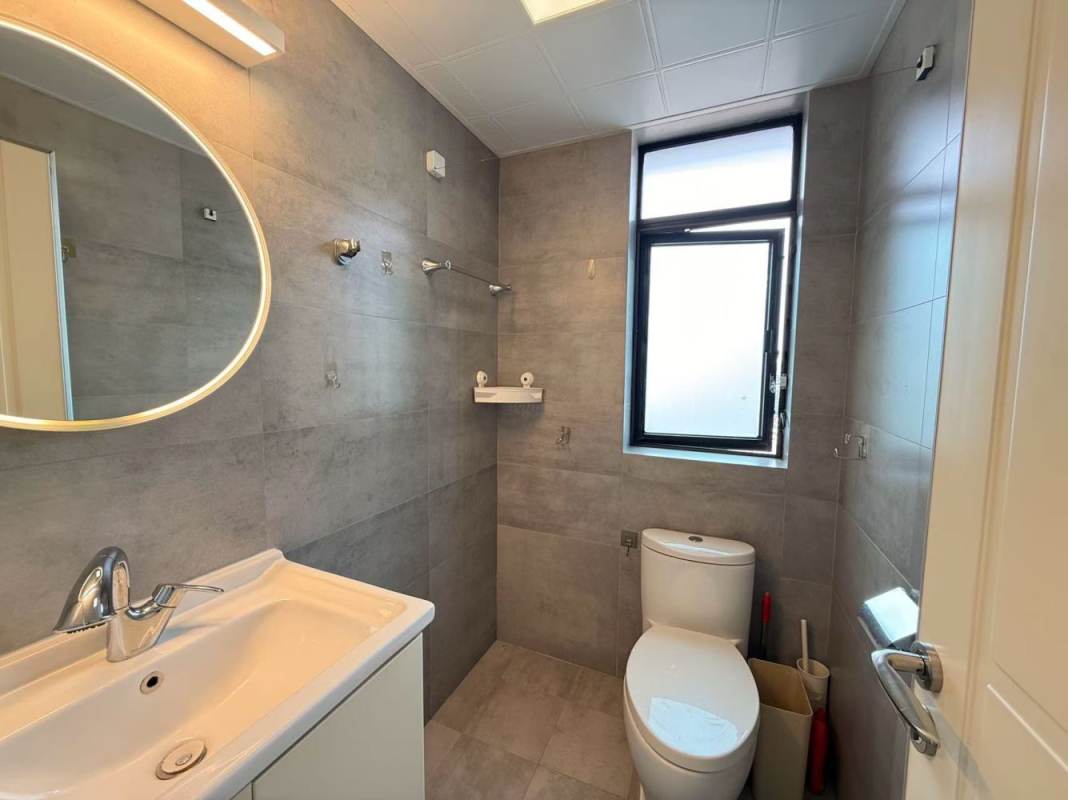 Housing image — Bathroom