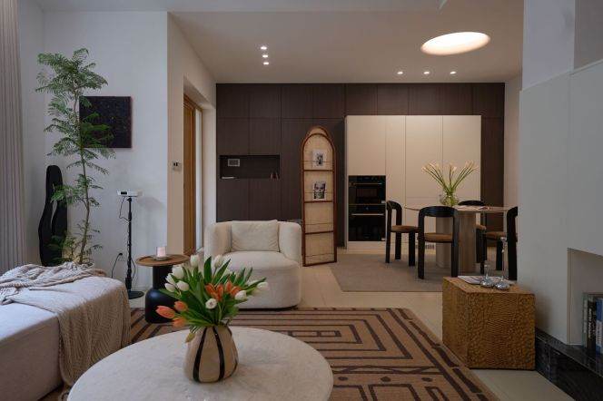 4BR Apartment in Jing'an with Private Garden (L2/L12/L13)