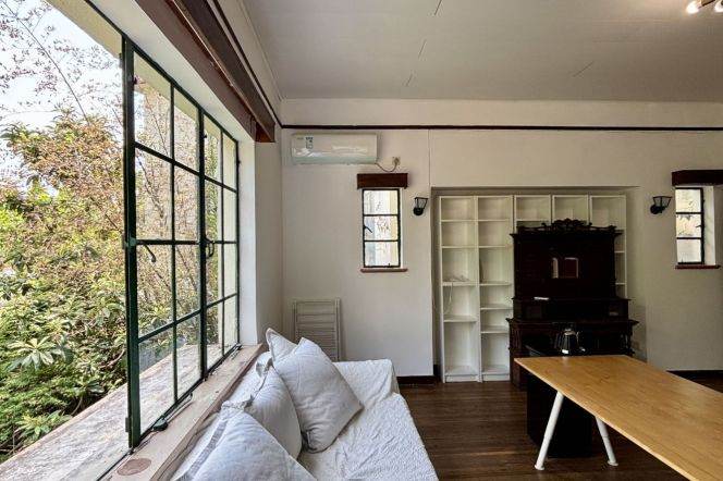 1BR Lane House in Old Xuhui (L1/L10)