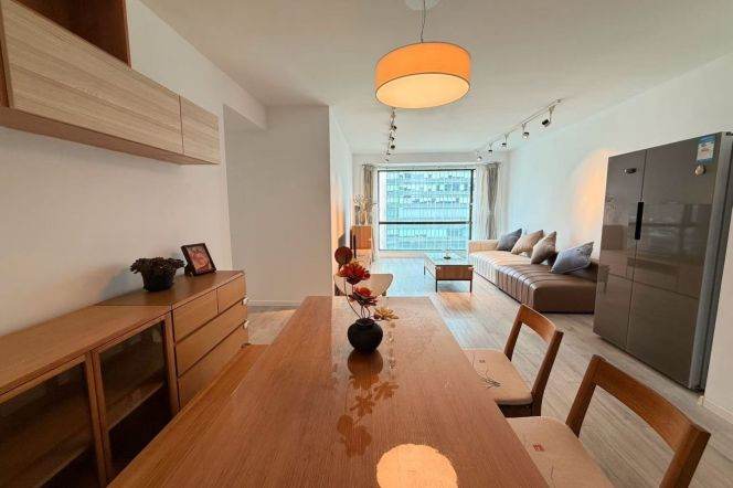 High-Floor 3BR Apartment at Joffre Garden with Floor-to-Ceiling Windows (L1/L10/L12)