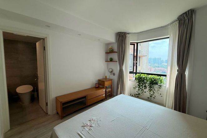 High-Floor 3BR Apartment at Joffre Garden with Floor-to-Ceiling Windows (L1/L10/L12)