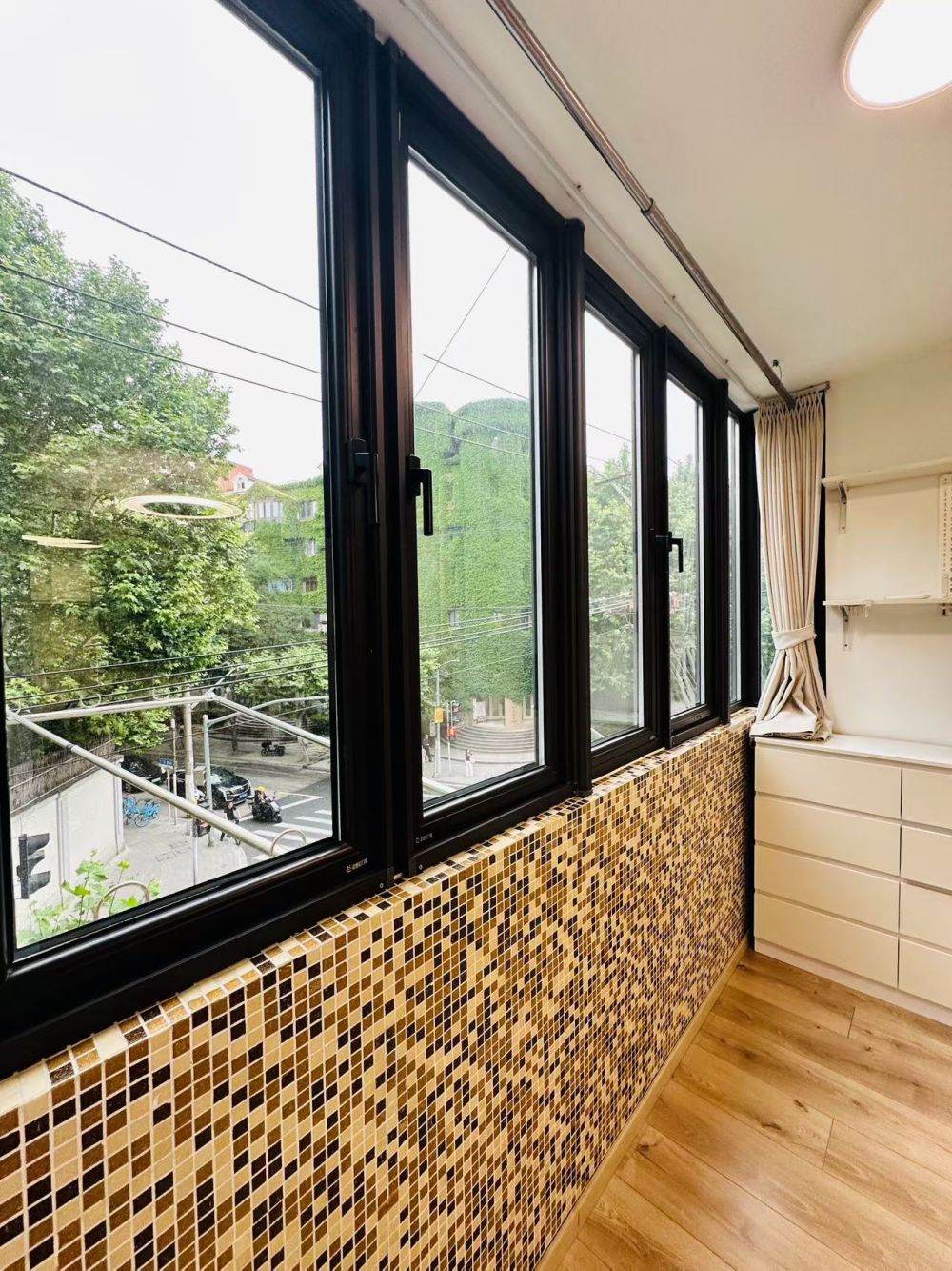 Housing image — Balcony