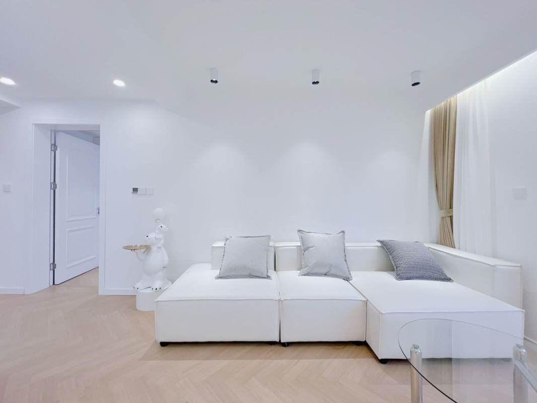Housing image — Living Room
