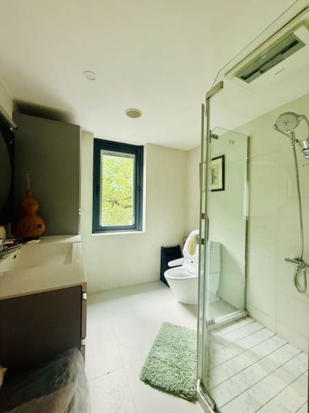 Housing image — Bathroom