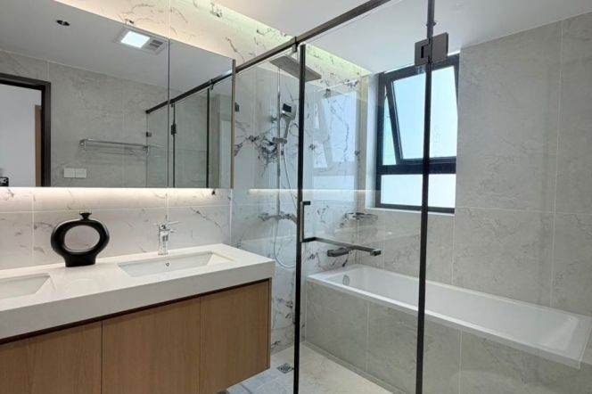 High-Floor High-Ceiling 3BR Apartment near Zhongshan Park with Outstanding View (L2/L3/L4)