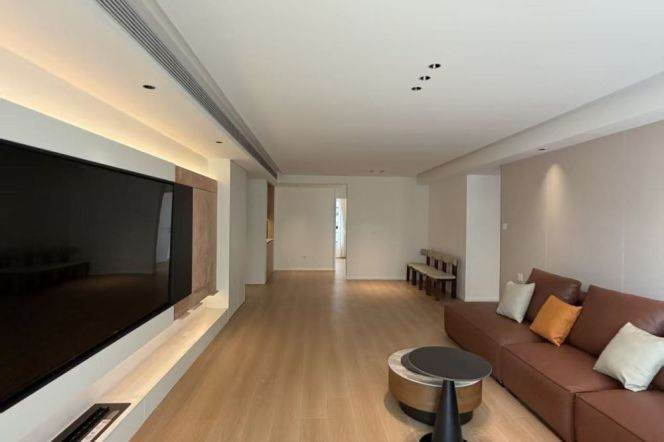 3BR Apartment near Longement Shopping Mall (L2/L3/L4)