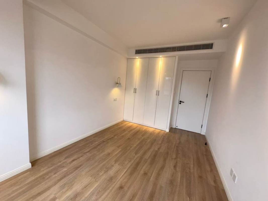 Housing image — Bedroom