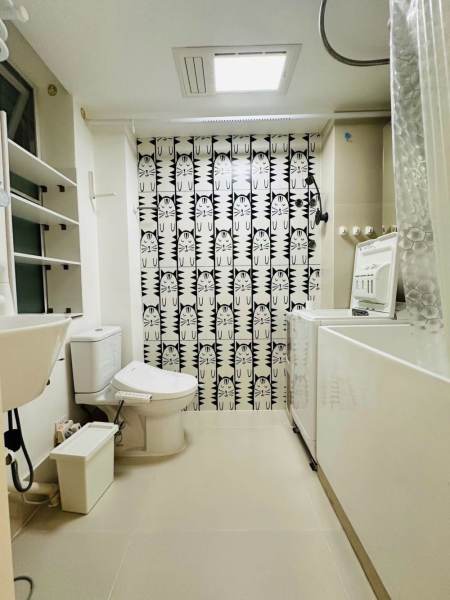 Housing image — Bathroom