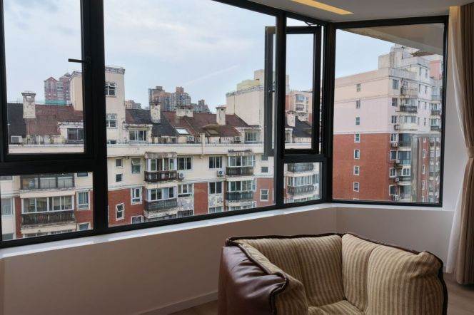 3BR Apartment near Changshou Rd Metro (L7/L13)