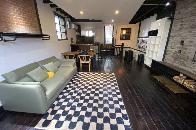 2BR Lane House near South Shaanxi Rd Metro with Terrace (L1/L10/L12)