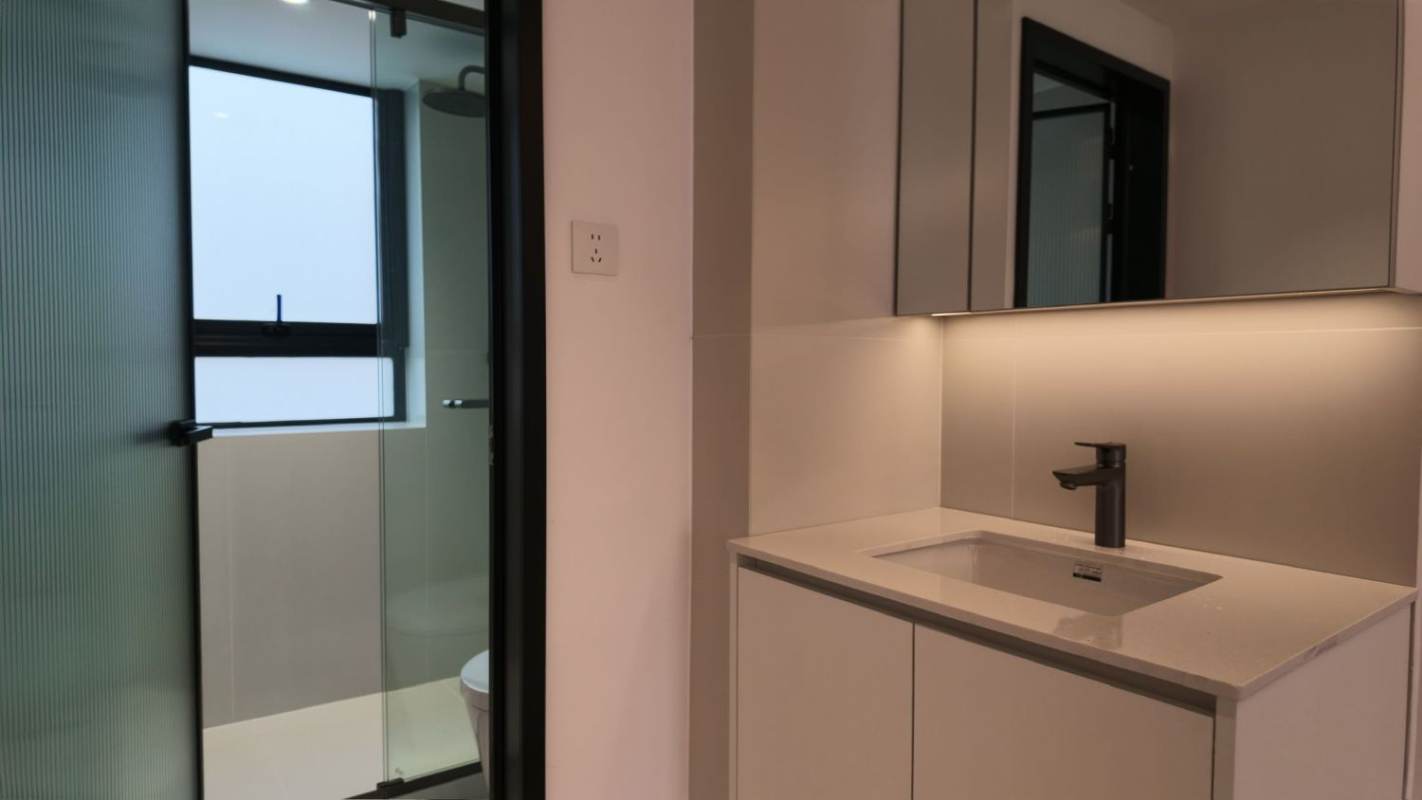 Housing image — Bathroom