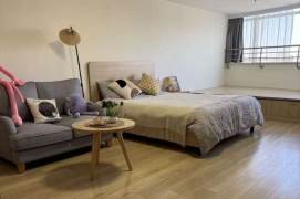 1BR Apartment near Shanghai Vancouver Film School (L1)