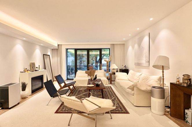 Spacious 3BR Apartment near Wukang Mansion with Terrace (L10/L11)