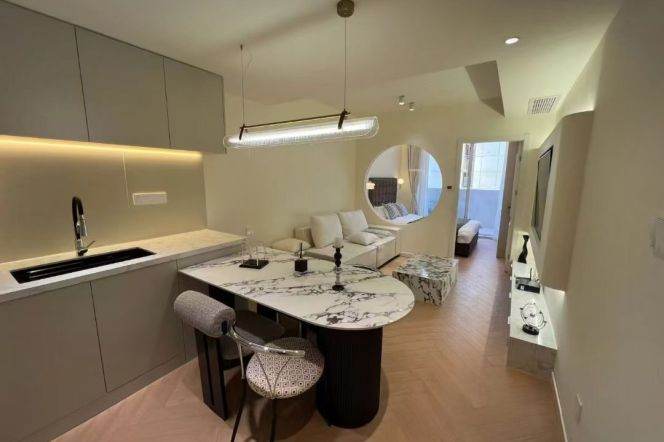 1BR Apartment near Jing'an Temple (L7)