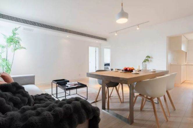 High-Floor 2BR Apartment near Xintiandi (L9/L10/L13)