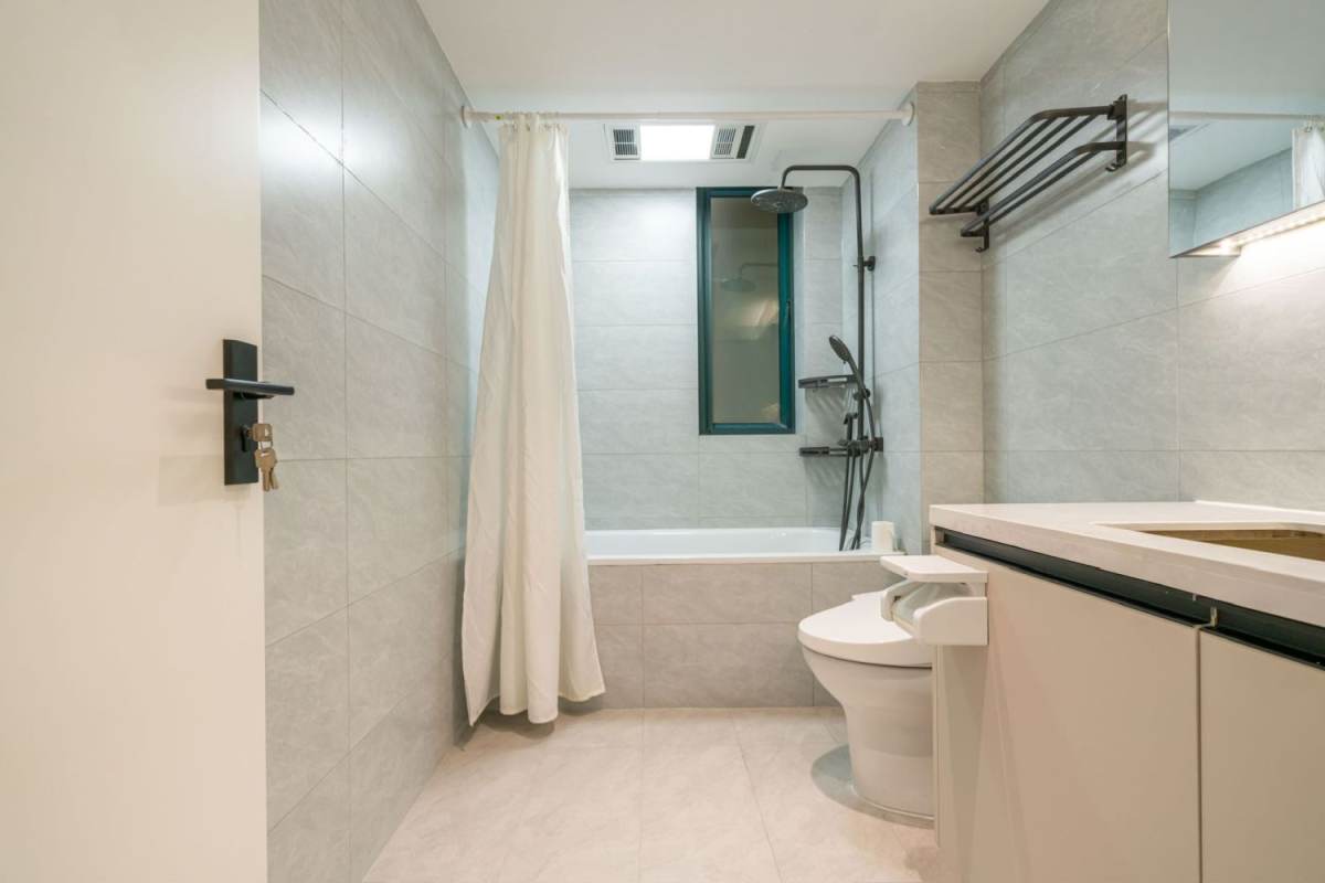 Housing image — Bathroom