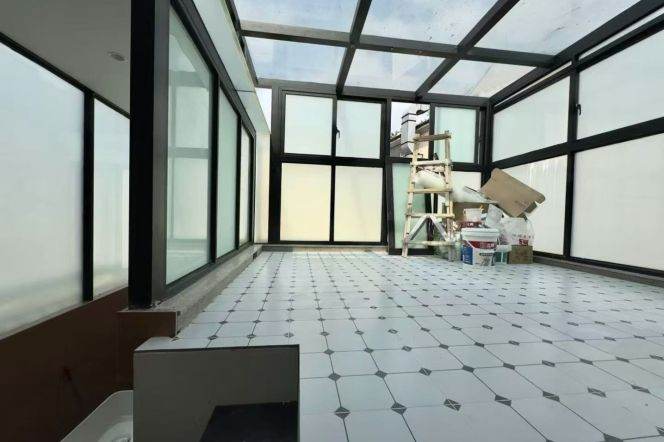 2BR Lane House in Jing'an with Terrace