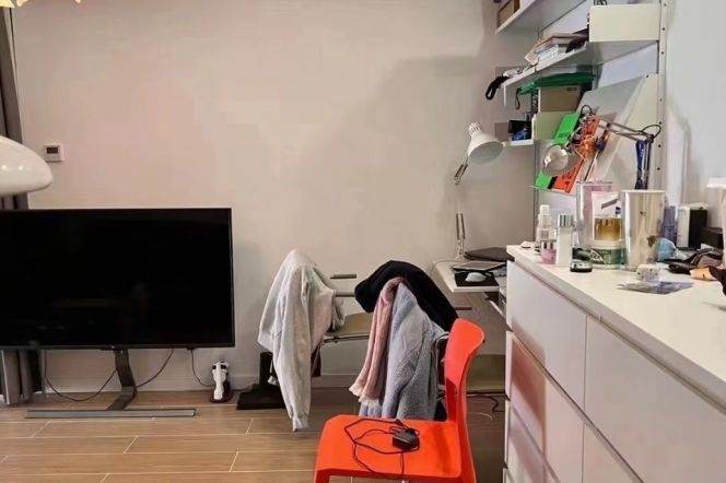 Spacious 1BR Apartment near Shanghai Library with Terrace (L1/L10)
