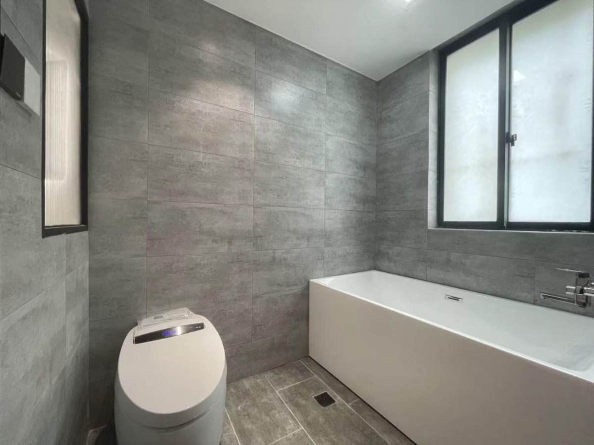 Housing image — Bathroom