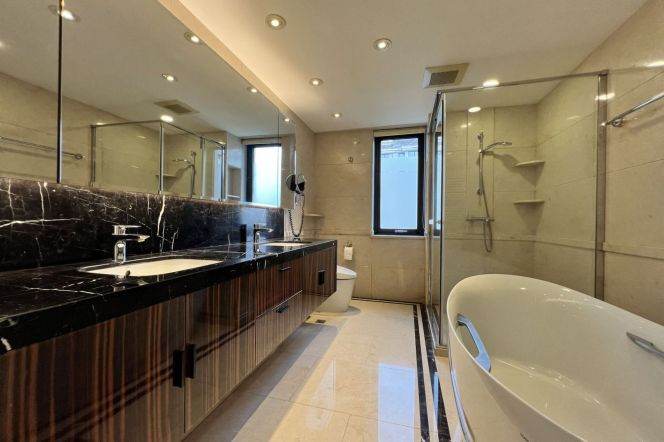 4BR Apartment in Old Xuhui