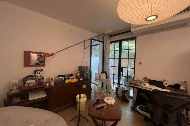 Spacious 1BR Apartment near Shanghai Library with Terrace (L1/L10)