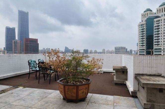 Spacious 3BR Apartment in Xujiahui with Terrace (L10/L11)
