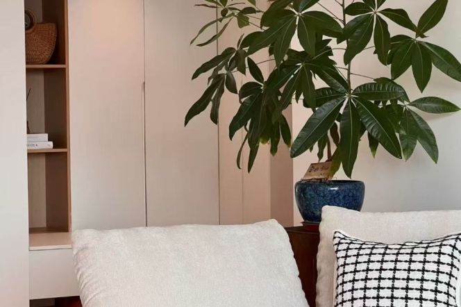 3BR Apartment in Gubei with River View (L2)