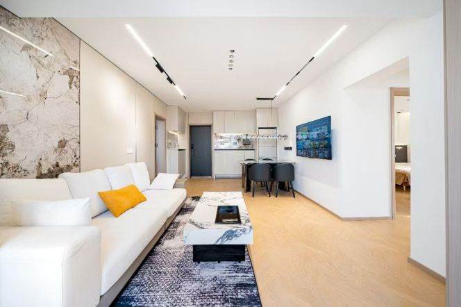 2BR Apartment in Jing'an (L13)