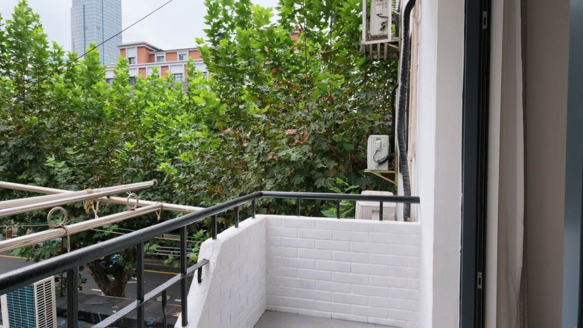 Housing image — Balcony