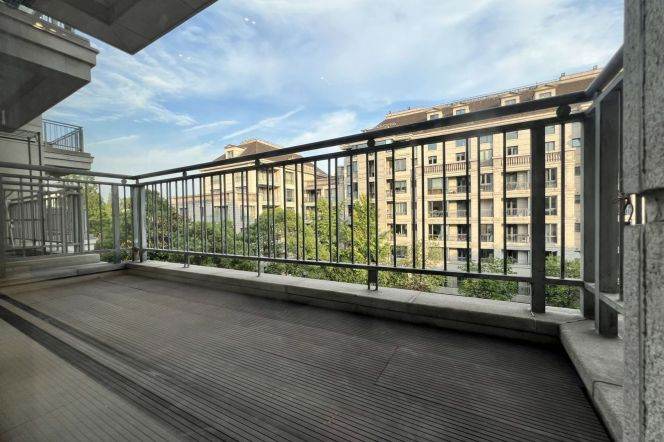 4BR Apartment in Old Xuhui