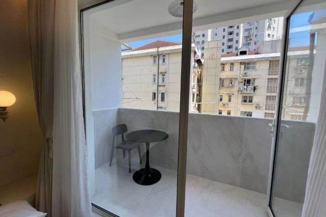 1BR Apartment near Jing'an Temple (L7)