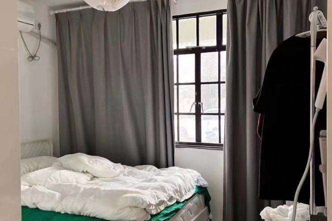 Spacious 1BR Apartment near Shanghai Library with Terrace (L1/L10)