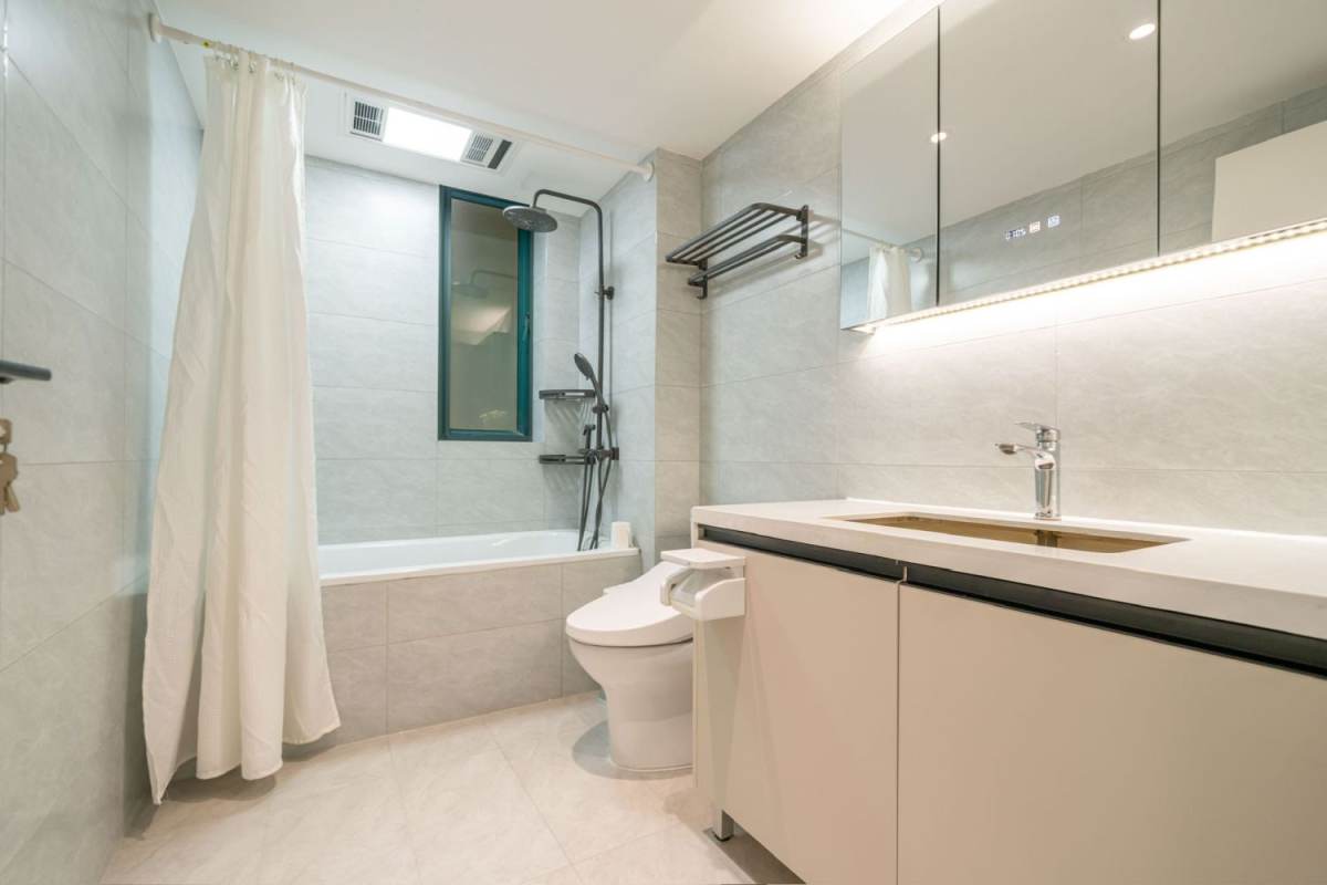 Housing image — Bathroom