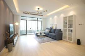 High-Floor 3BR Apartment at Top Of City (L13)