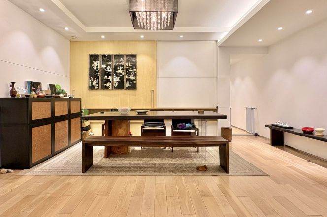 Spacious 3BR Apartment near Wukang Mansion with Terrace (L10/L11)
