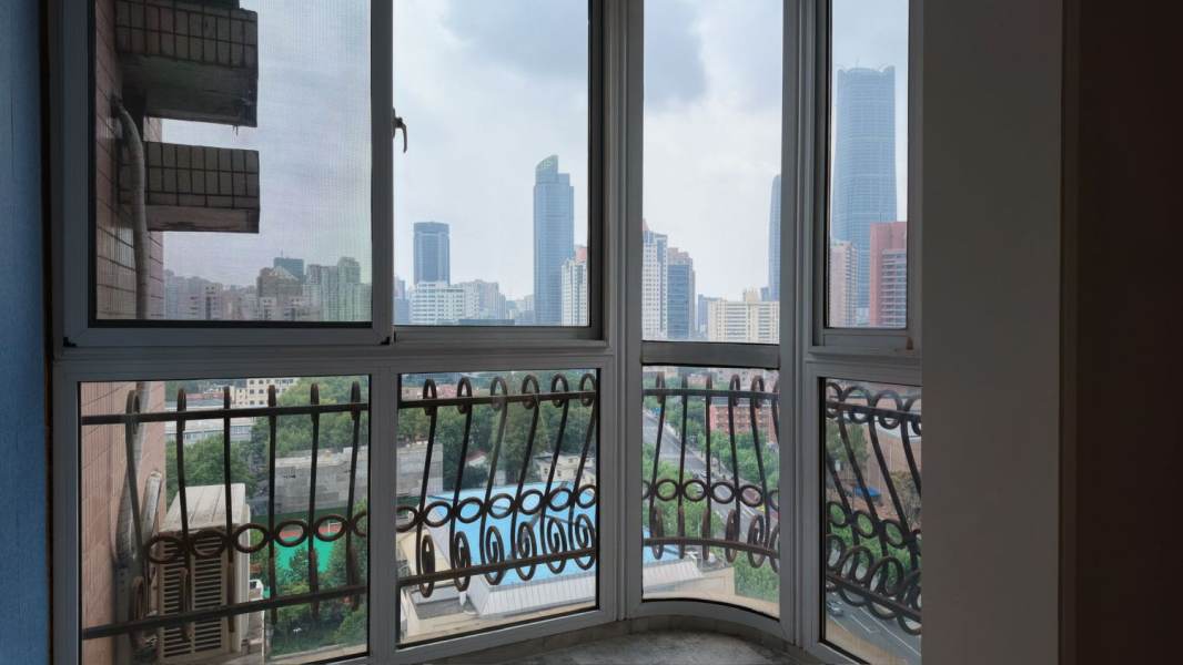 Housing image — Balcony