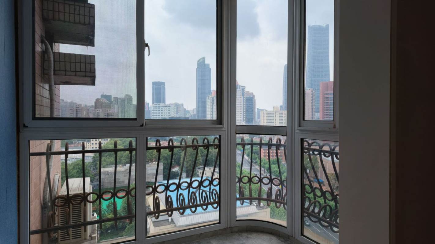 Housing image — Balcony