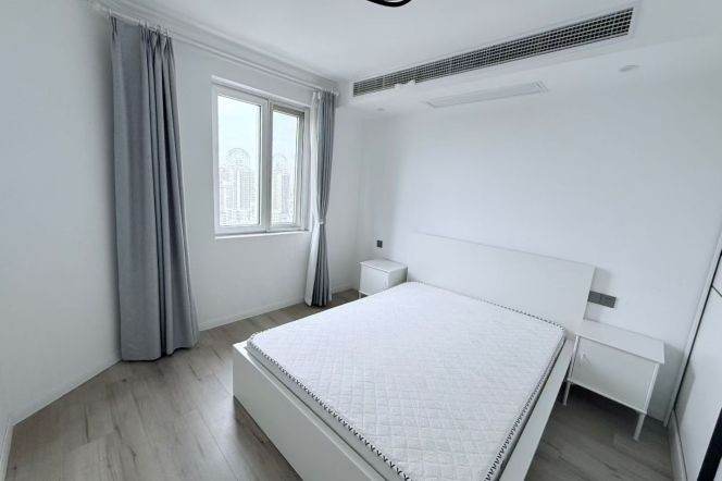 Spacious 3BR Apartment in Jing'an