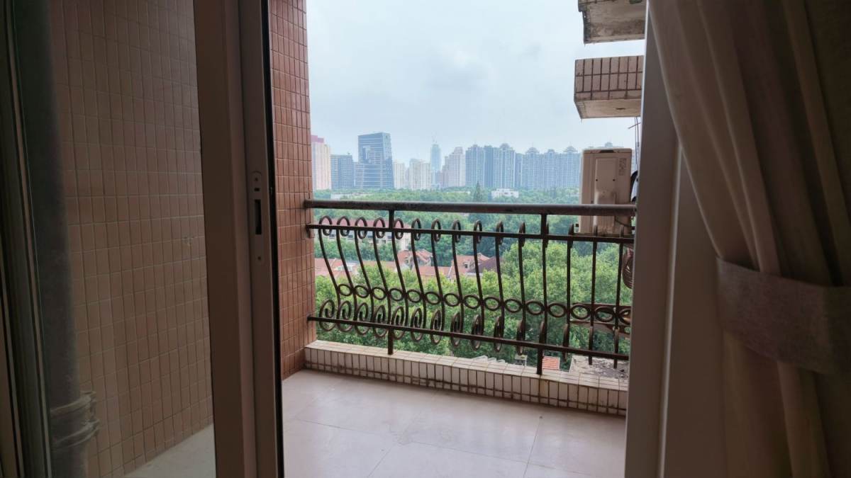 Housing image — Balcony