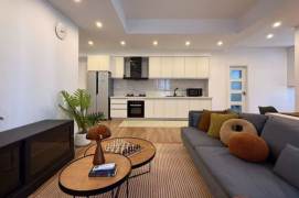 2BR Apartment in Jing'an