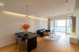 High-Floor 3BR Apartment near Jiangsu Rd Metro
