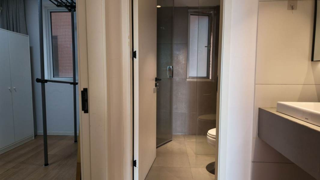 Housing image — Bathroom