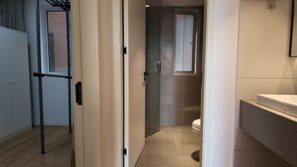 Housing image — Bathroom