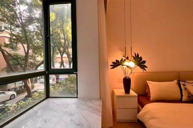 Spacious 2BR Apartment near West Yan'An Rd Metro with Floor-to-Ceiling Windows