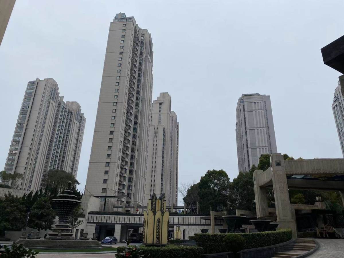 Housing image — Building Exterior