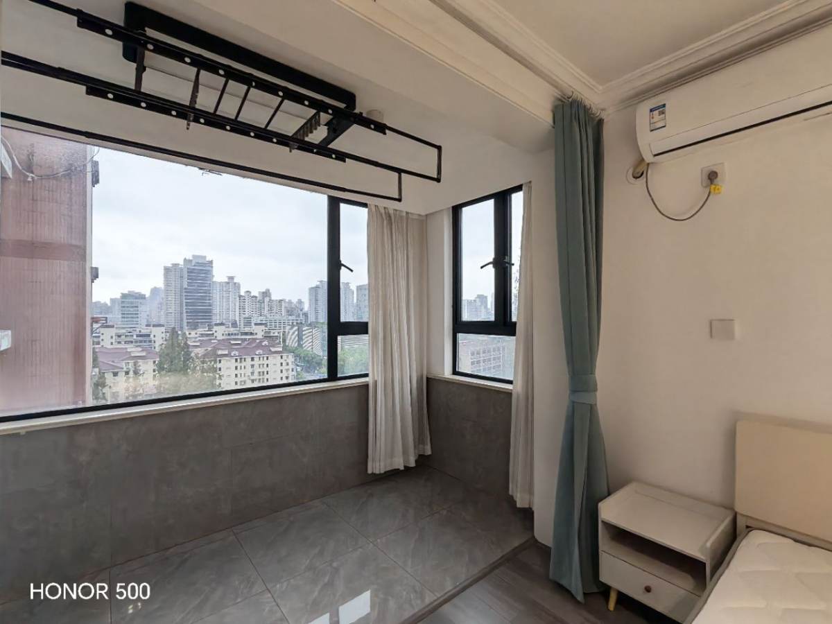 Housing image — Balcony