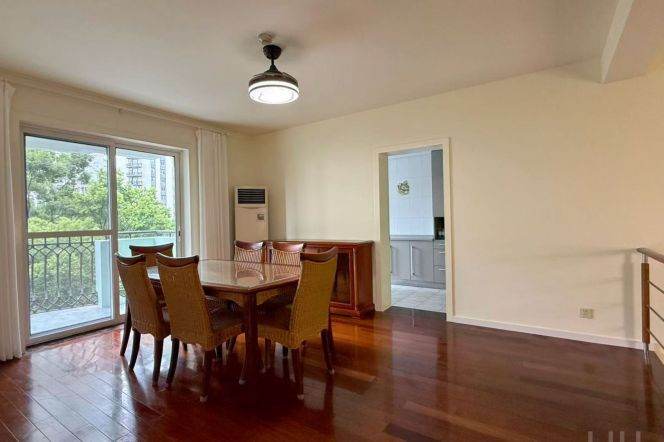 Spacious 3BR Apartment at Springdale Gardens (L9/L12)
