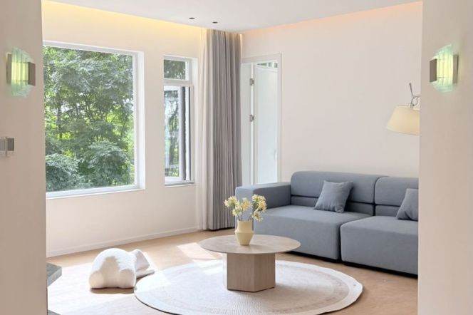 Spacious 3BR Apartment in Gubei