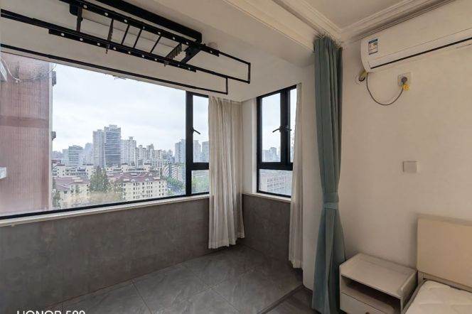 Spacious 2BR Apartment near West Yan'An Rd Metro (L3/L4)